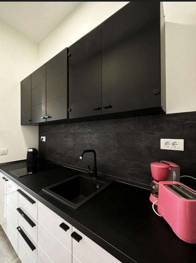 Studio Apartment, 5 Minutes To The Beach Bar Exterior photo